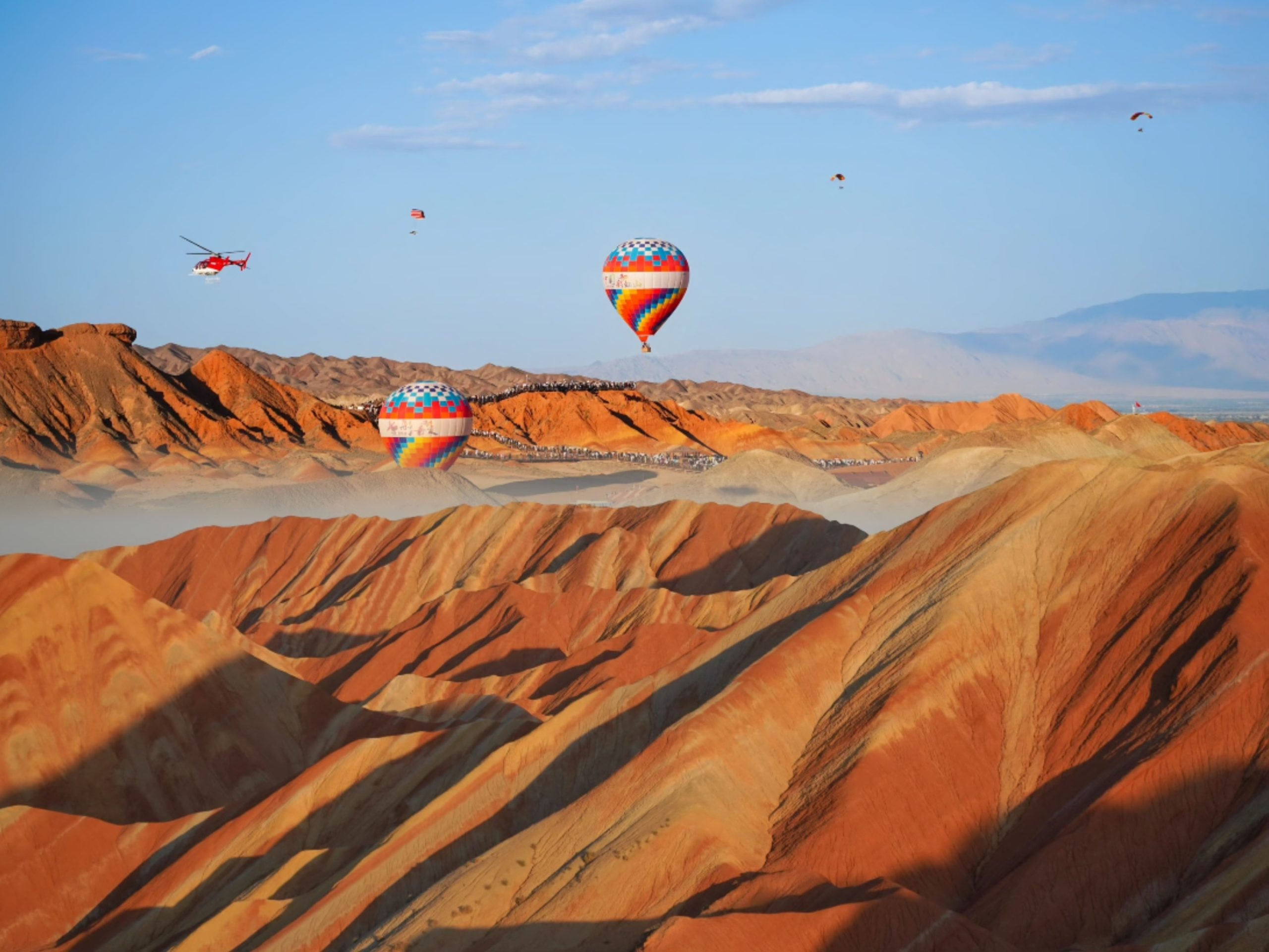 8-Day Northwest China Highlights: Salt Lakes, Sand Dunes & Danxia Peaks